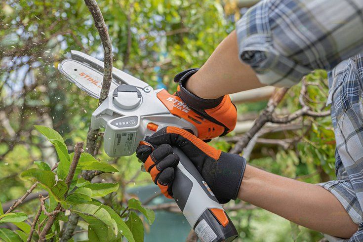 STIHL battery chainsaw GTA 26 10cm blade with 2 batteries and charger included